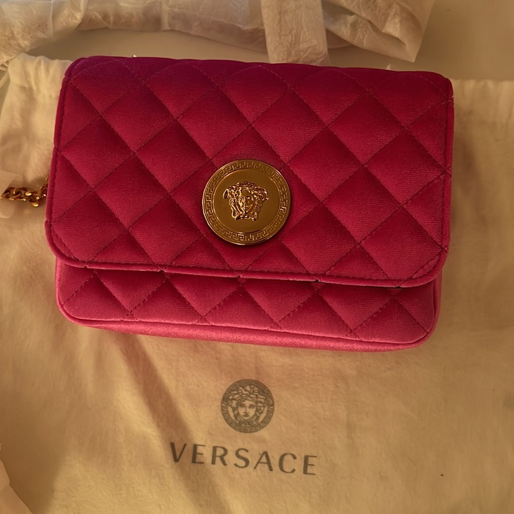 Versace NWOT Hot Pink Velvet MEDUSA Clutch crossbody Handbag 7”x5” with dust bag - Picture 9 of 11